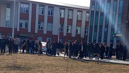 Iğdır'da MSÜ Heyecanı! Suveren Kampüsü'nde Büyük Yoğunluk