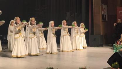 Iğdır'da Nevruz Coşkusu: Kültür Merkezi’nde Renkli Kutlama