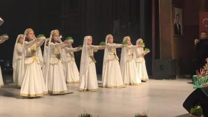 Iğdır'da Nevruz Coşkusu: Kültür Merkezi’nde Renkli Kutlama