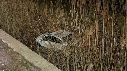 Iğdır’da Otomobil Sulama Kanalına Uçtu: Aile Facianın Eşiğinden Döndü