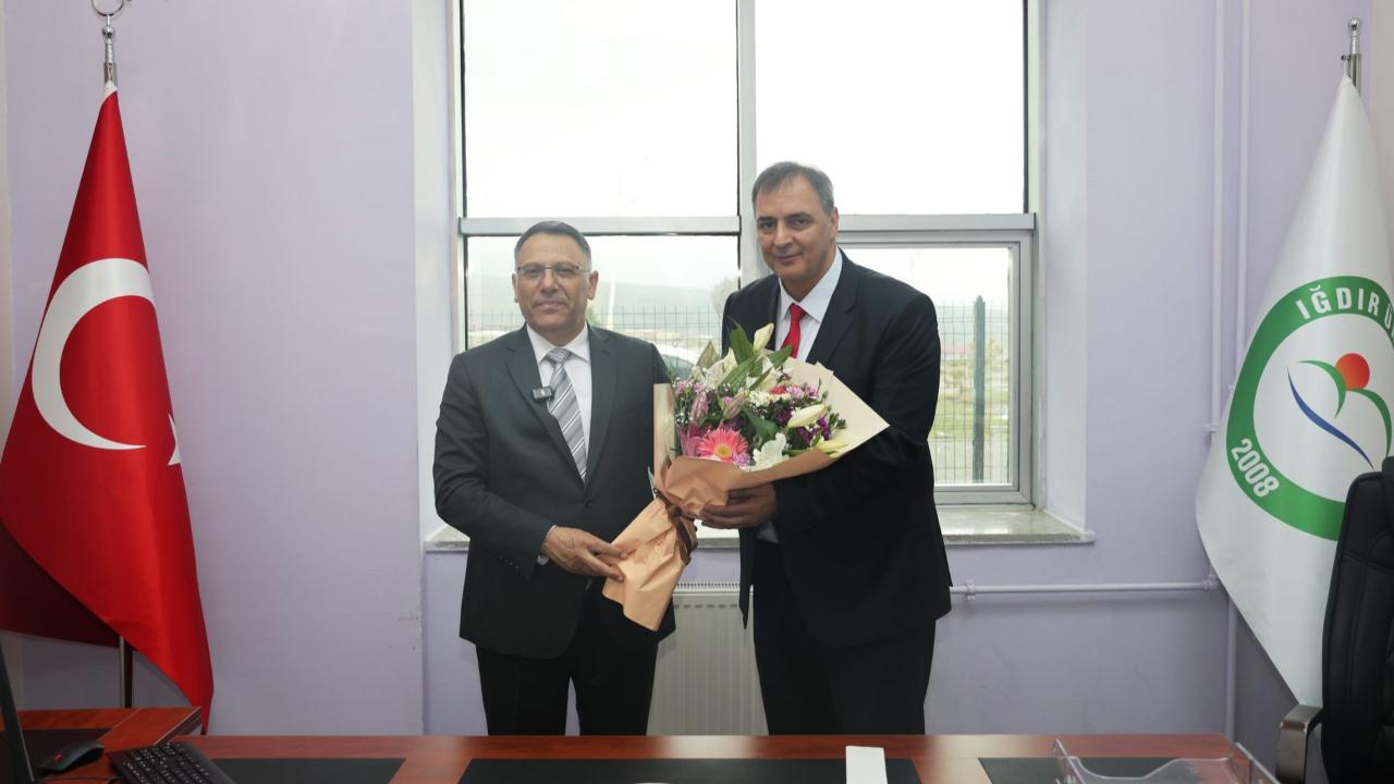 Iğdır’ın Diş Hastanesi Hayali Gerçek Oluyor: Devir Teslim Töreninde "Hizmet" Vurgusu