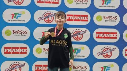 Iğdır’ın Tenis Kortlarındaki Gururu: Muhammet Ali Fırat İstanbul’da Zirvede!