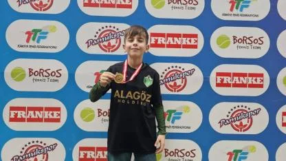 Iğdır’ın Tenis Kortlarındaki Gururu: Muhammet Ali Fırat İstanbul’da Zirvede!