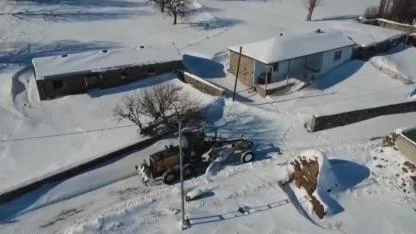 Iğdır’ın Zirvelerinde Kar Mesaisi: Dev Ekiplerin Beyaz Esaretle Mücadelesi Havadan Görüntülendi