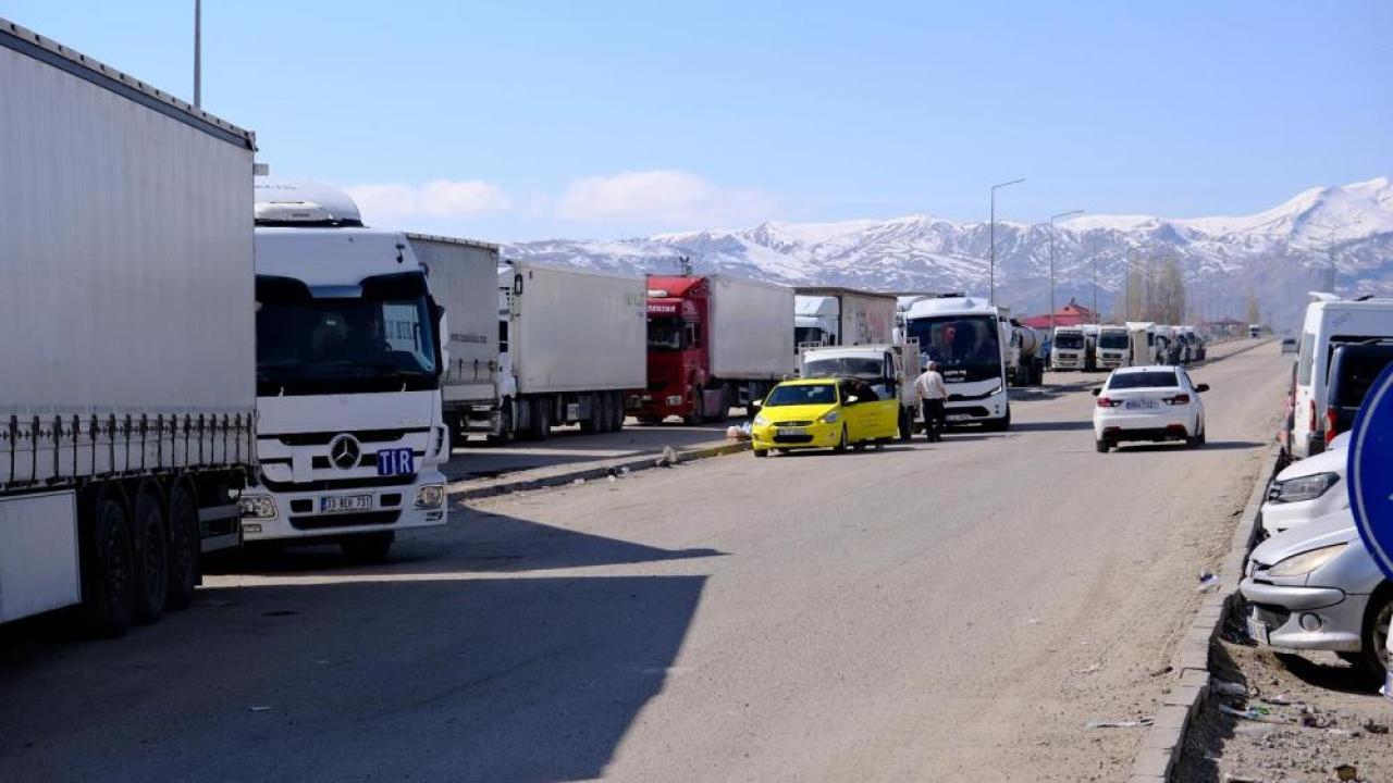 İran Kadın Milli Takımı Iğdır Üzerinden Ülkesine Döndü