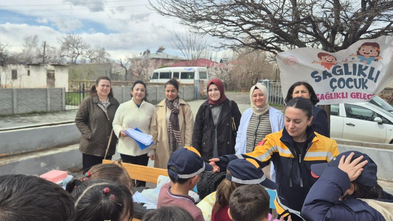 Karakoyunlu’da Minik Öğrenciler "Sağlık Elçisi" Oldu: Okullarda Sağlık Seferberliği
