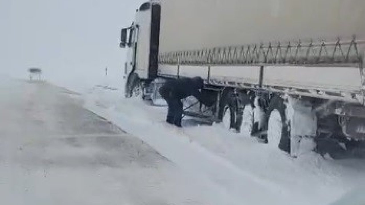 Kars Arpaçayda Yoğun Kar ve Tipi Kazaları Beraberinde Getirdi