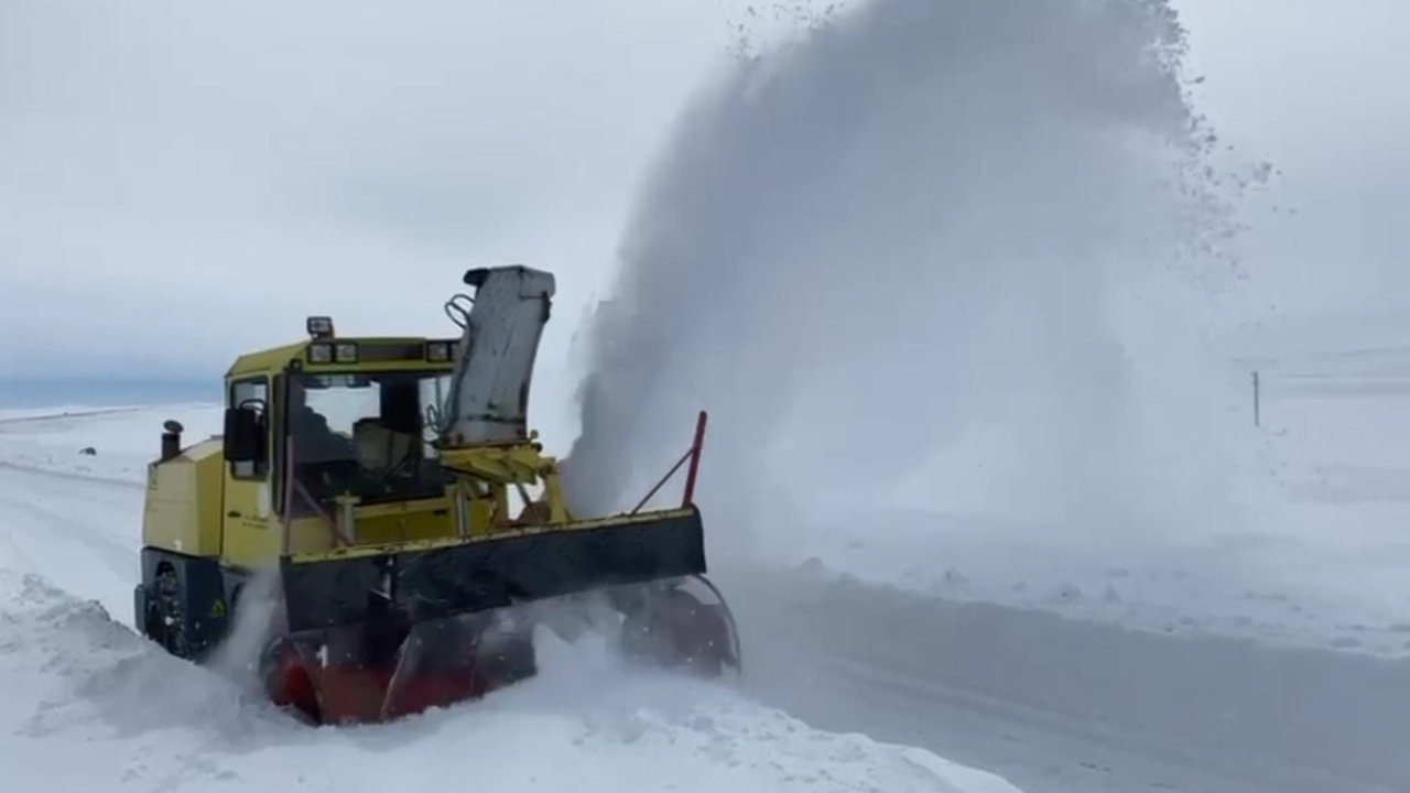 Kars’ta Kar ve Tipi Nedeniyle 25 Köy Yolu Ulaşıma Kapandı