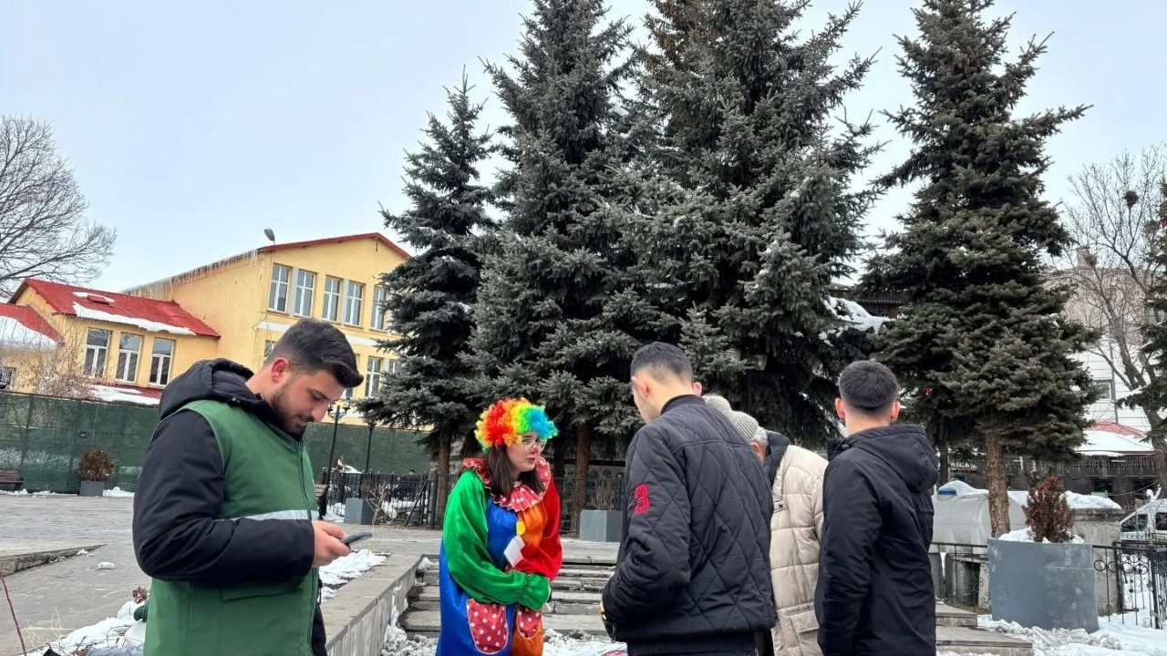 Kars’ta Yeşilay Haftası: Bağımlılıkla Mücadele İçin Bilinçlendirme Standı