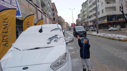 Mart Ortasında Iğdır Beyaza Büründü: Kent Pazar Gününe Karla Uyandı