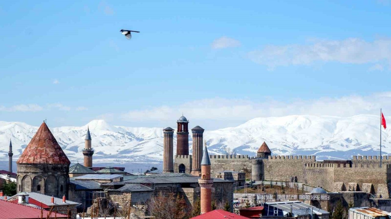 Meteoroloji Erzurum ve Ardahan Çevresi İçin Yağış ve Çığ Uyarısında Bulundu