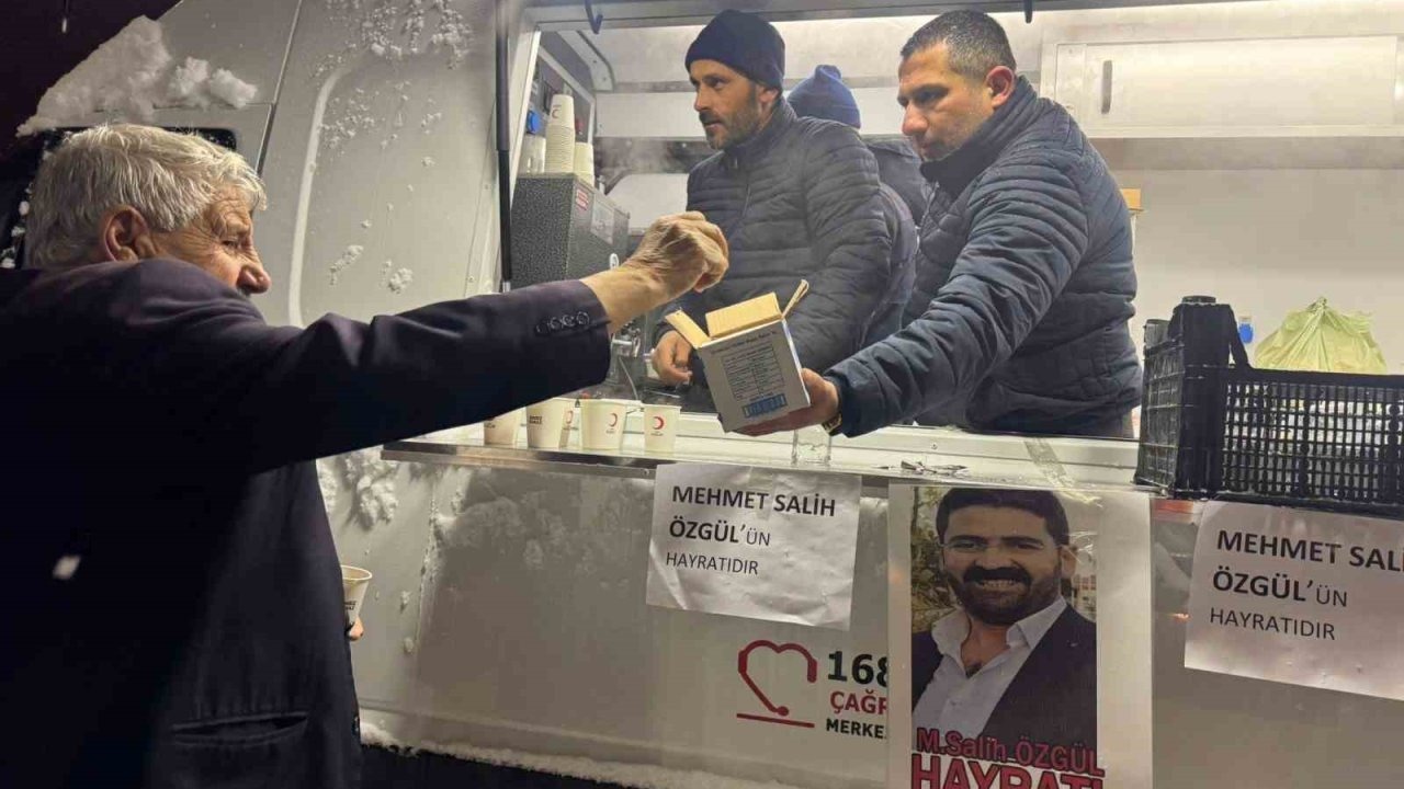 Muradiye’de Ramazan Bereketi: Merkez Büyük Camii’nde Lokma İkramı