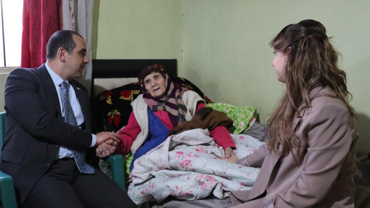 Nevruz Coşkusu Asırlık Çınarlarla Paylaşıldı: Vali Taşolar ve Eşi Gönülleri Aldı!