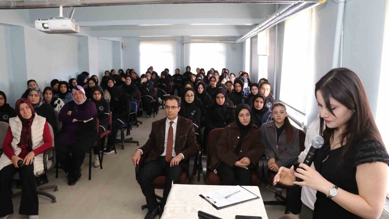 Oltu'da Gelecek Nesillere Sağlık Eğitimi