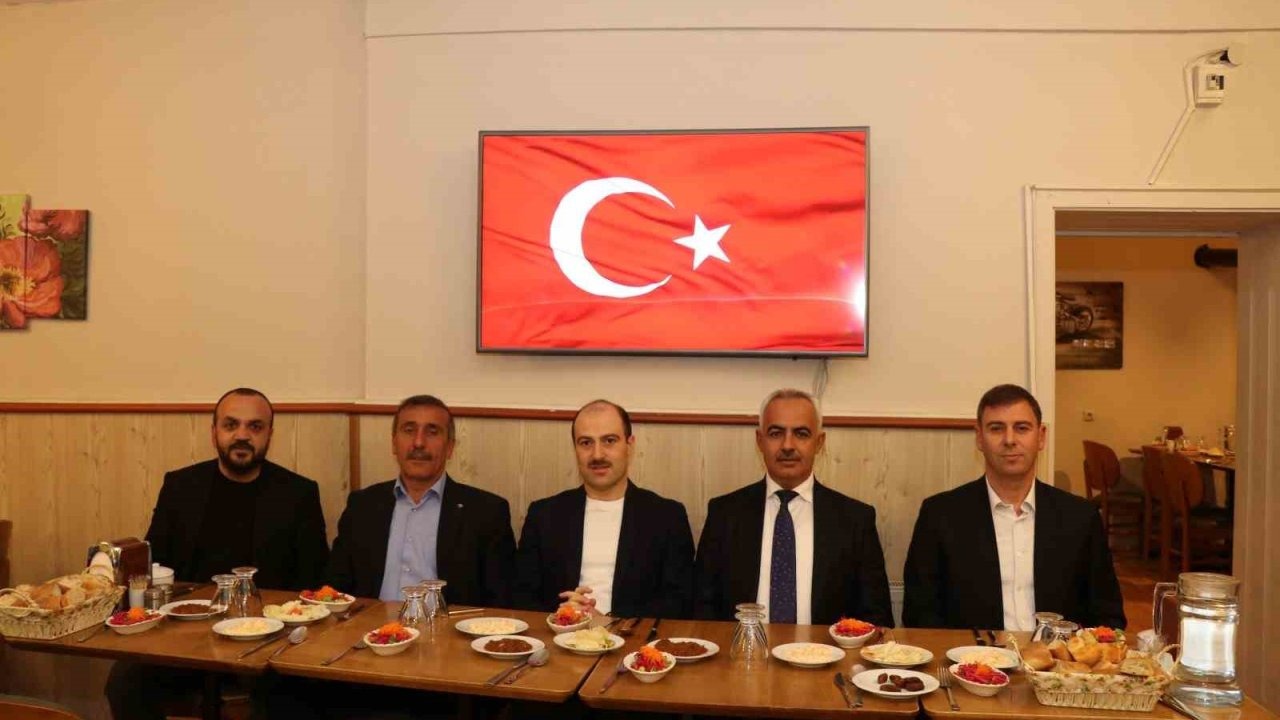 Oltu’da iş dünyası ve protokol iftar programında buluştu