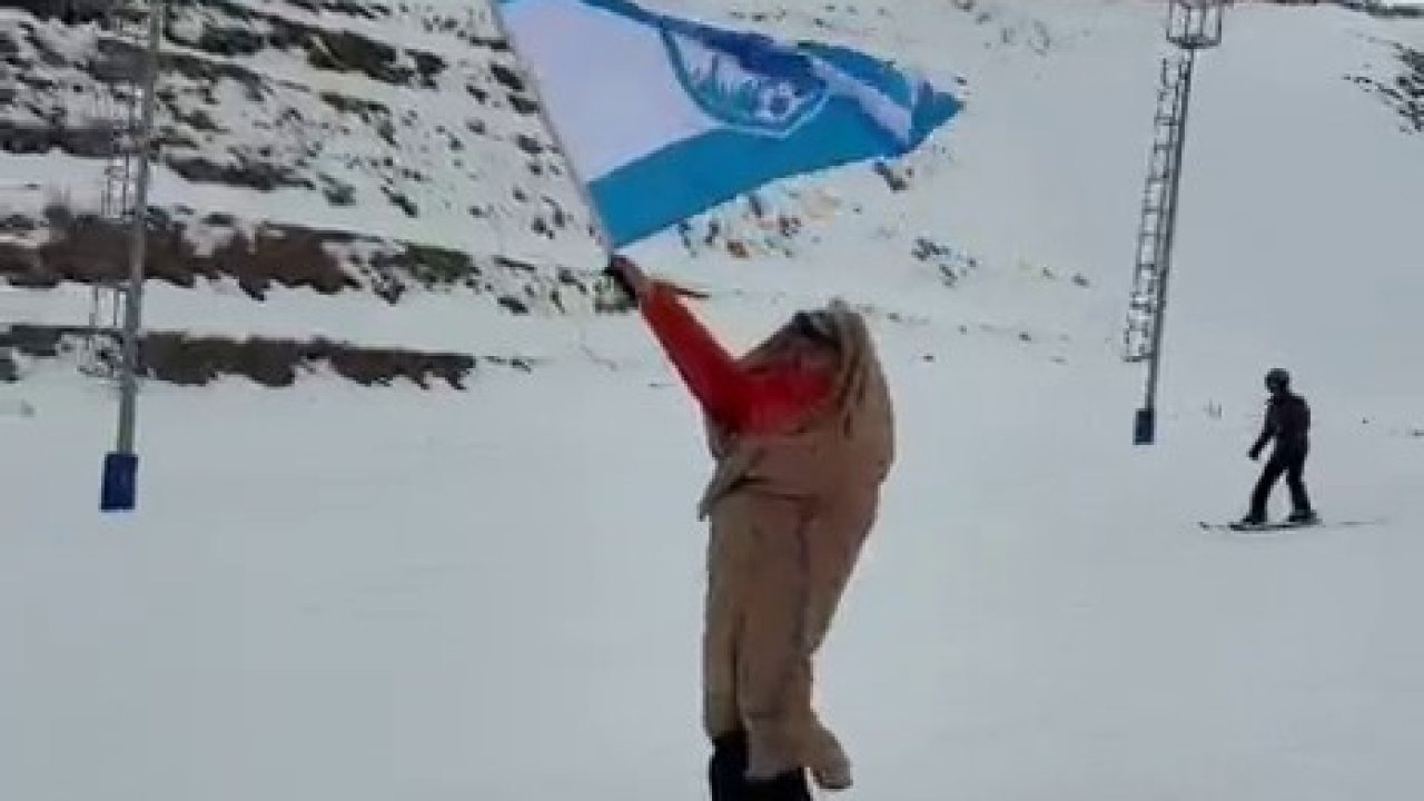 Palandöken’de Ehramlı ve Erzurumspor Bayraklı Kayak Keyfi