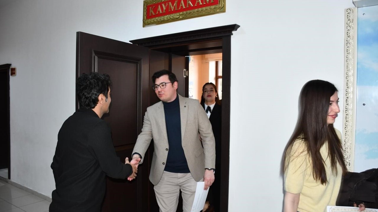 Sarıkamış Kaymakamı Aslantatar Fedakar Doktorları Başarı Belgesiyle Ödüllendirdi