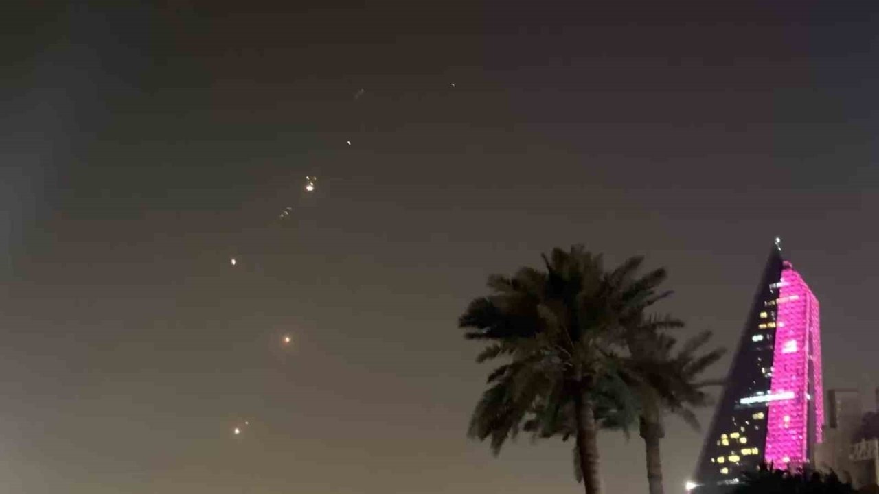 Suudi Arabistan Savunma Bakanlığı Hava Saldırılarını Engellediğini Duyurdu