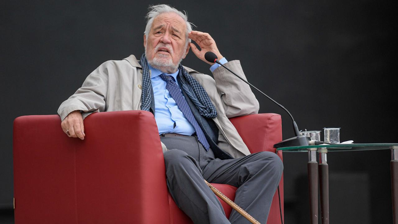 Tarihçi İlber Ortaylı Hayatını Kaybetti