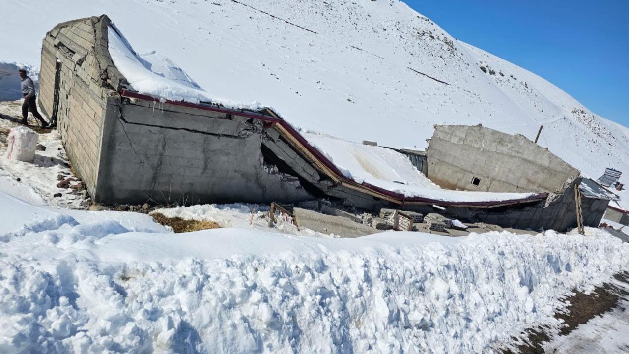 Tuzluca’da Ahır Çöktü: Facia Son Anda Önlendi