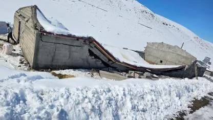 Tuzluca’da Ahır Çöktü: Facia Son Anda Önlendi