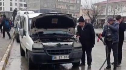 Tuzluca’da Korkutan Yangın: Seyir Halindeki Araç Alevlere Teslim Oldu!