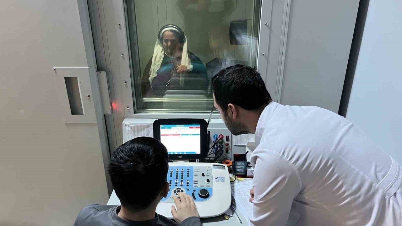 Van Eğitim ve Araştırma Hastanesi Uzmanından İşitme Kaybı İçin Erken Tanı Uyarısı