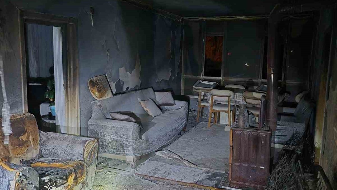 Van’ın Muradiye İlçesinde Ev Yangını: Maddi Hasar Meydana Geldi