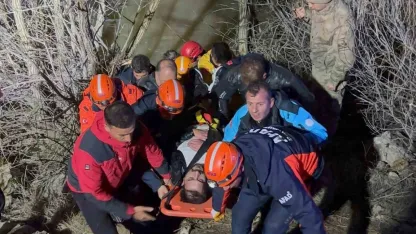 Erzurum'un Köprüköy ilçesinde Aras Nehri'ne uçan sürücüye dev operasyon