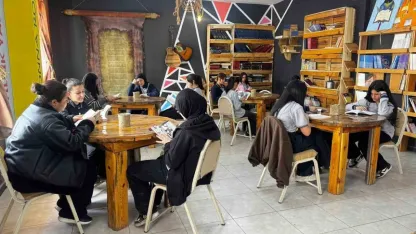 Sanatla Dönüşen Kütüphane: Ağrı'da Sıfır Atık Öncüsü