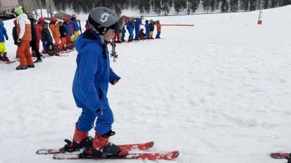 Sarıkamış’ta Karın Yıldızları Projesi İle Çocuklar Kayak Öğreniyor