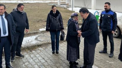 Ardahan Belediye Başkanı Faruk Demir Huzurevi Sakinlerini Ziyaret Etti