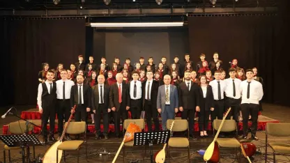 Erzurum’da Raci Alkır Güzel Sanatlar Lisesi’nden Muhteşem Türkü Gecesi: Yapay Zekalı Görseller Beğeni Topladı