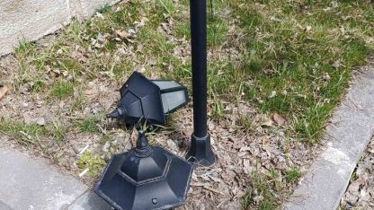 Kars Valilik Parkı’ndaki Bakımsızlık ve Tahribat Tepki Çekiyor