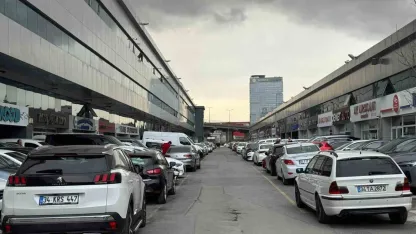 İkinci El Otomobil Piyasası "Bıçak Sırtı": Telefonlar Bile Çalmıyor!