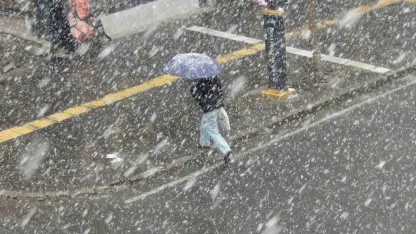 5 Dakikada Her Yer Beyaz Oldu! Kars'ta Beklenmedik Kar