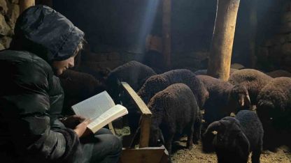 Gündüz Çobanlık Akşam Ders Mesaisi: Patnoslu Menekşe'nin Azmi Hayran Bırakıyor