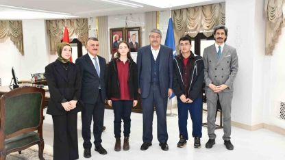 Patnos'ta Anlamlı Ziyaret: Fen Lisesi Öğrencilerinden Başkan Taşkın'a Proje Sunumu