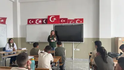 Gençler Geleceğe Sağlıkla Hazırlanıyor! Kars Yeşilay’dan Anlamlı Eğitim Programı