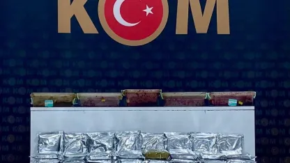 Kars'ta Kaçakçılık Operasyonu: Binlerce Makaron ve Tonlarca Tütün Ele Geçirildi