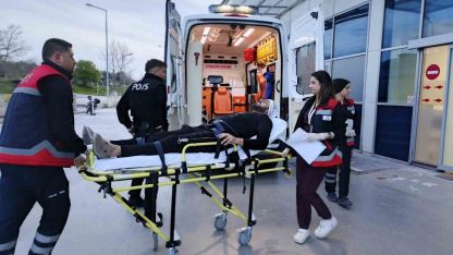 Bafra’da Bıçaklı Kavga Kanlı Bitti: Başına Darbe Alan Şahıs Hastanelik Oldu