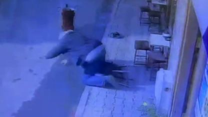 Uzundere’de Tebessüm Ettiren Kaza: Taburede Uyuyakalan Vatandaş Yere Düştü