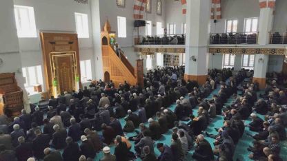 Van'da Duygusal Veda: Hayatını Kaybeden Öğretmen ve Öğrenciler İçin Gıyabi Cenaze Namazı