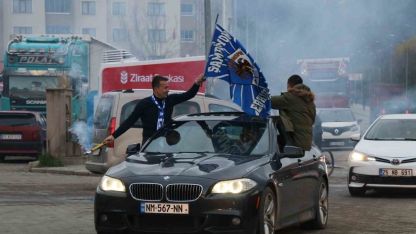 Oltu’da Erzurumspor FK’nın Şampiyonluk Coşkusu Geceyi Aydınlattı