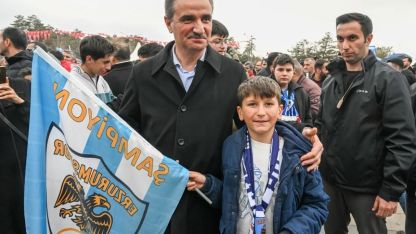 Vali Aydın Baruş Erzurumspor’un şampiyonluk coşkusuna ortak oldu