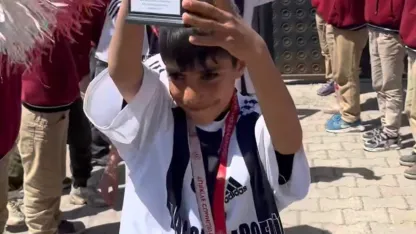 Patnoslu Minik Futbolcular Kürsüye Çıktı