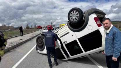 Kontrolden Çıkan Araç Ters Döndü