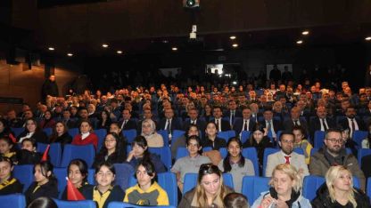 Kars'ta Bayram Gururu: Milli Eğitim Müdürü Kaya'dan Geleceğin Teminatlarına Kritik Mesajlar