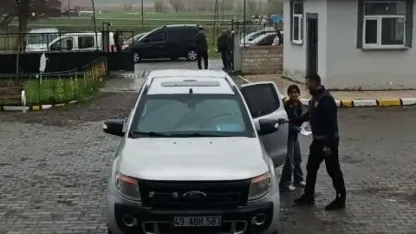 Ayşenur'un İmdadına Polis Yetişti: Kimlik Paniği Mutlu Bitti