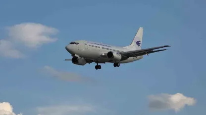 Van Havalimanı'nda Hareketli Anlar: Göçmenler Ülkelerine Döndü